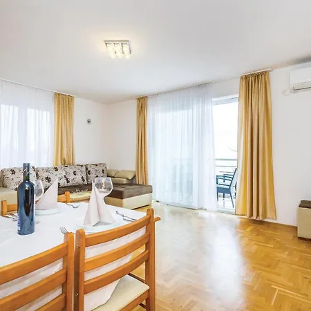 Apartment Stunning In *
