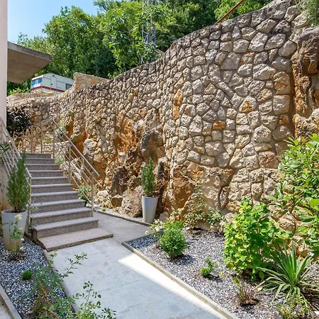 Apartment Stunning In Moscenicka Draga